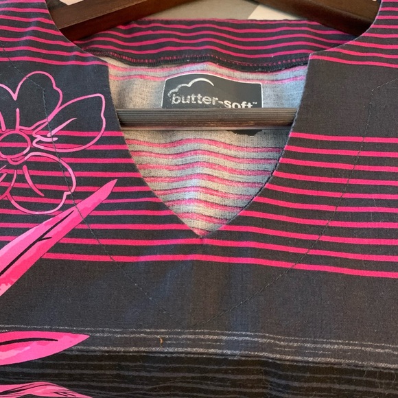 Butter-soft summer nursing uniform - Picture 7 of 7